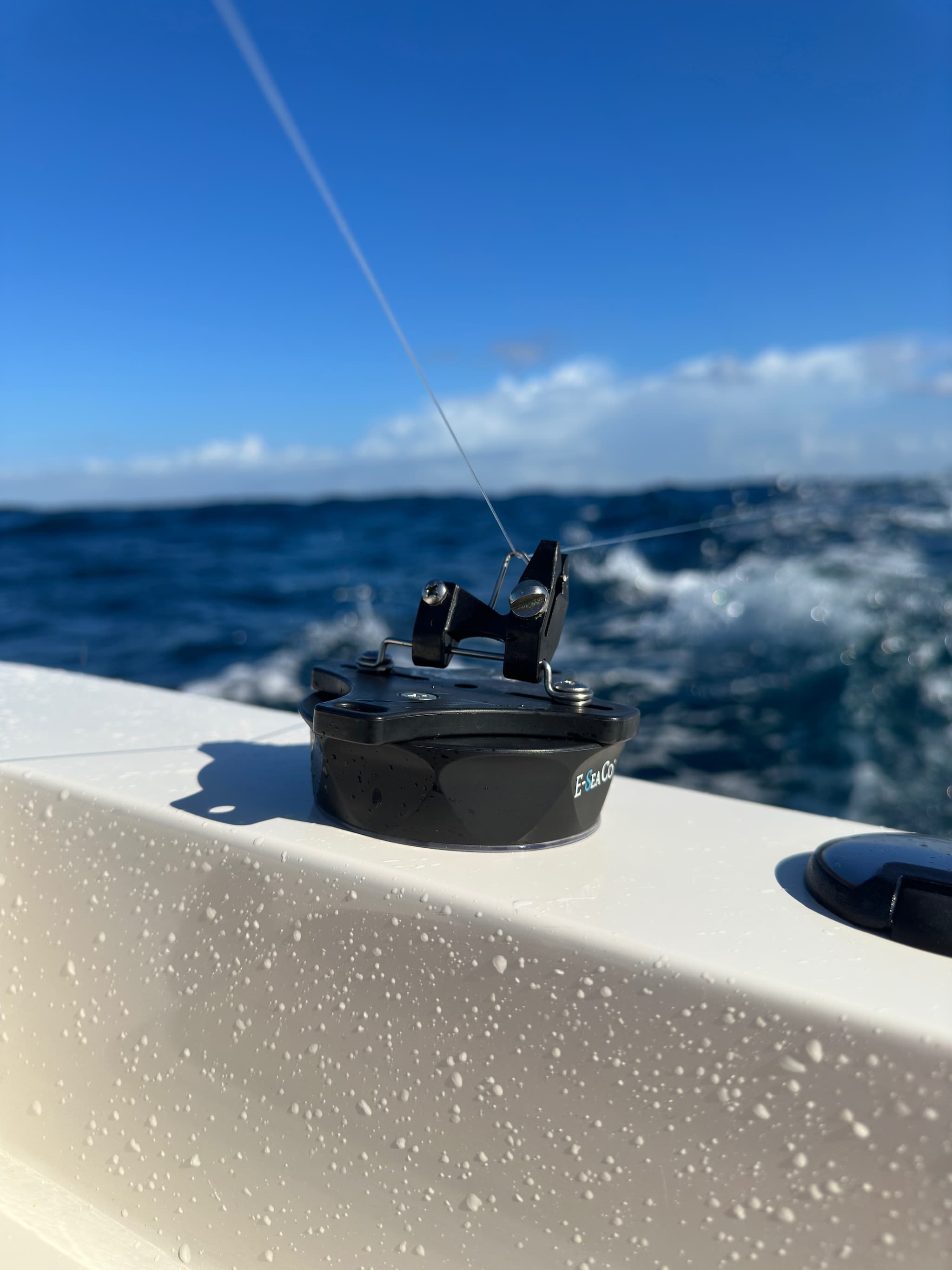 E-Sea Clip-Suction Mounted Flat-line Release Clip On Boat Gunnel